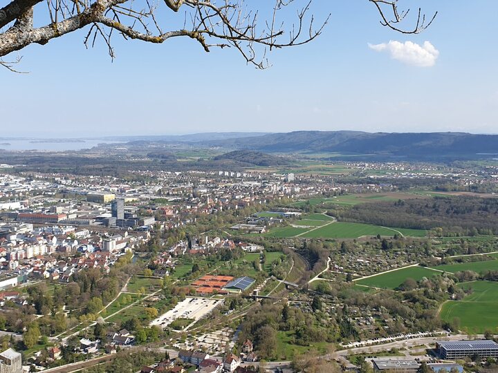 Hohentwiel’den Singen üzerinden Bodensee’nin batısına bakış