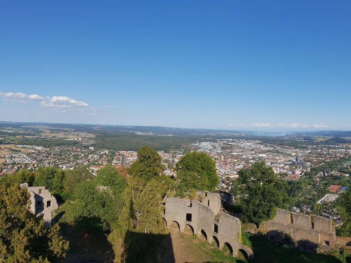 Hohentwiel’den Singen ve Bodensee yönünde yaz panoraması